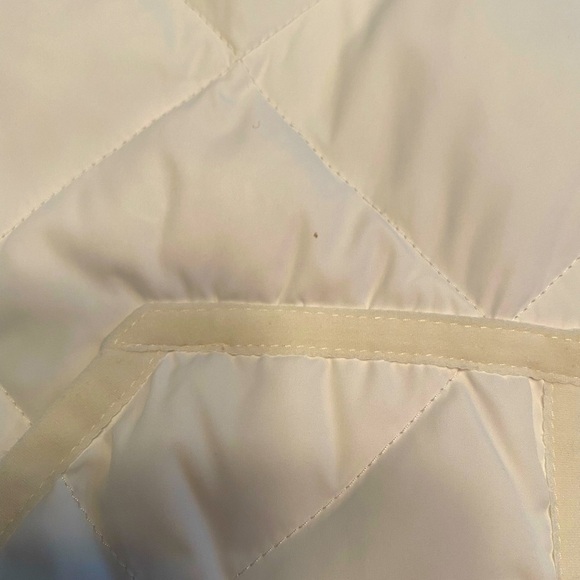 Quilted Puffer Vest by J Crew. Cream. Size Small. Gold Zipper. EUC - Picture 7 of 7